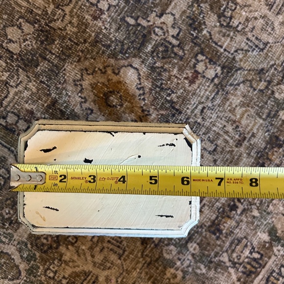 Small decor table - Picture 4 of 5